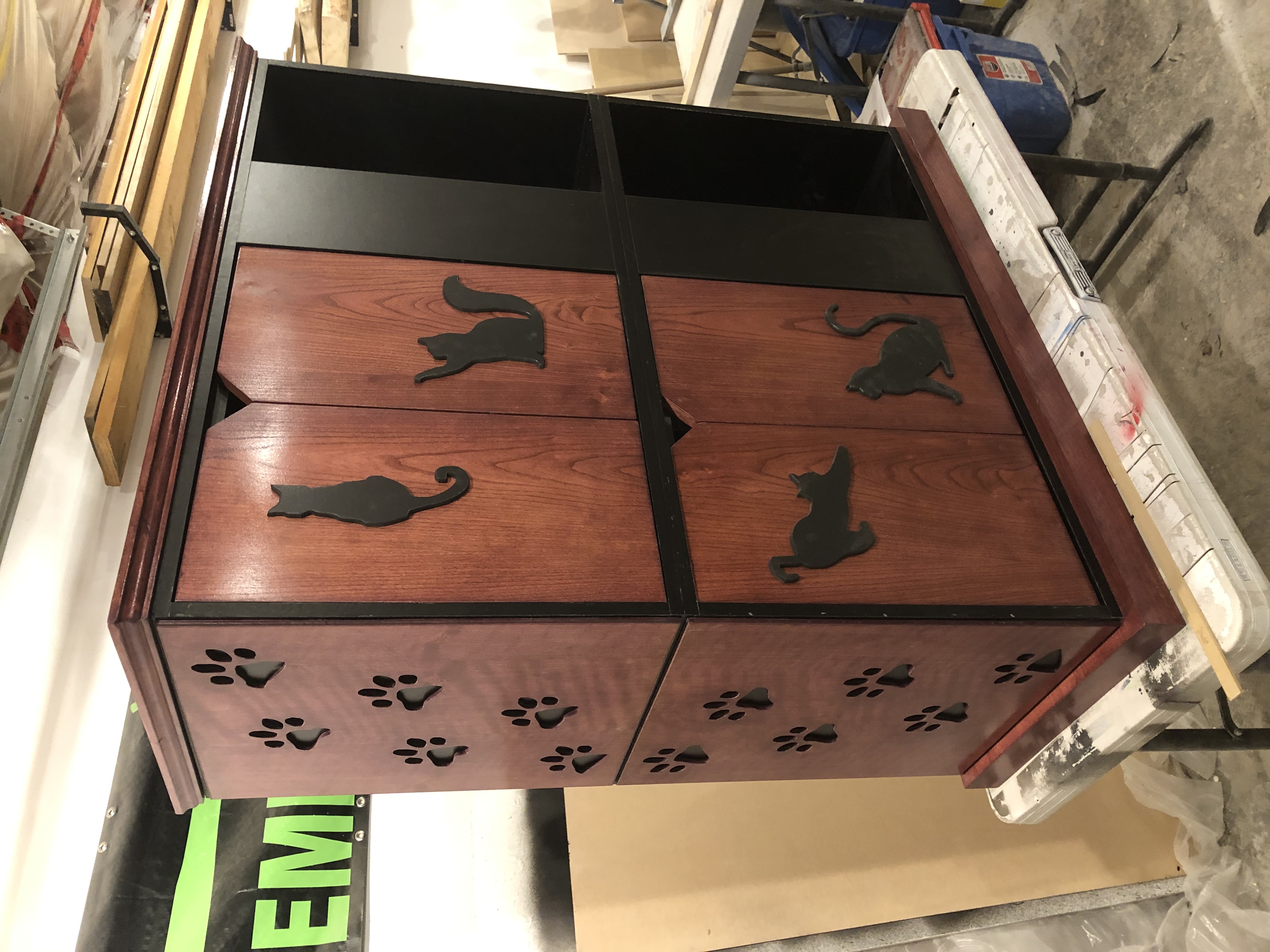 Cat Litter Enclosure by Theme-it