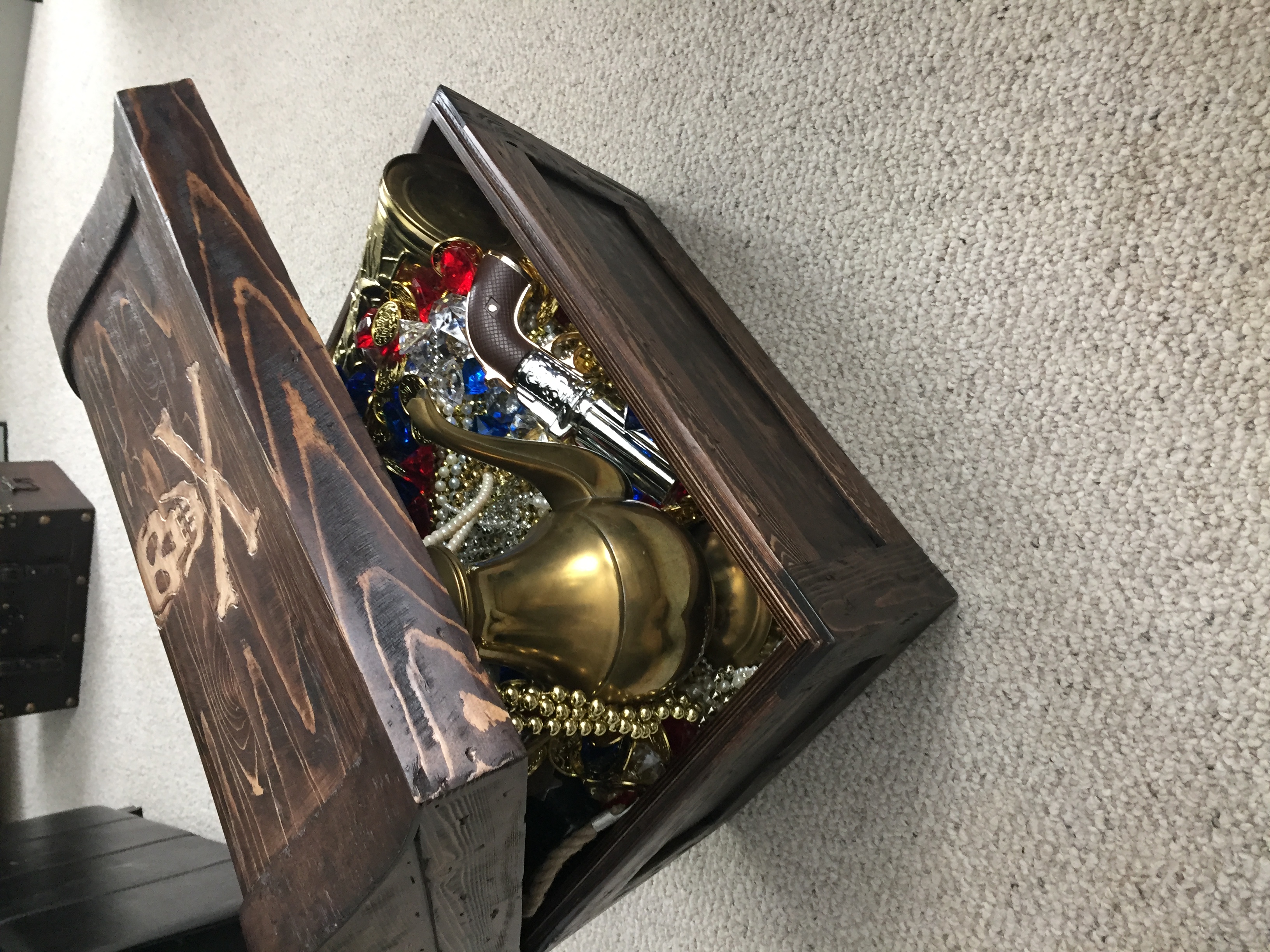 Pirate Chest with Booty by Theme-it